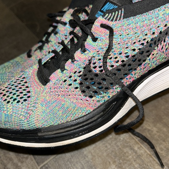 Nike FlyKnit Racer - Picture 2 of 7